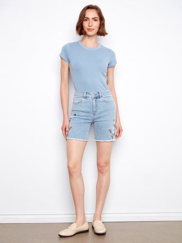 Denim shorts in light blue with delicate side embroidery, offering a stylish five-pocket design by Charlie B.