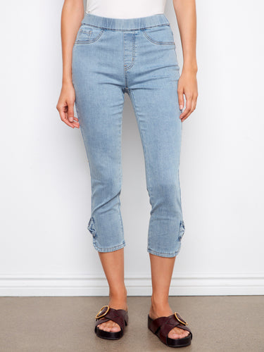 Cropped length jeans with two faux front pockets, perfect for casual outings. By Charlie B.