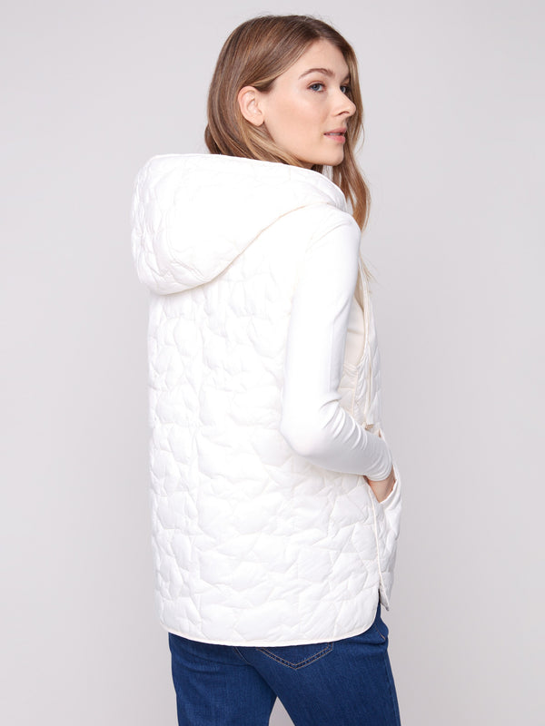 Elegant short vest in ecru featuring welt pockets and a cozy hood, designed for comfort and style by Charlie B.