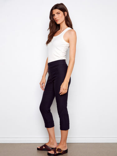 The regular rise of these capri pants provides a flattering fit, perfect for any casual outing by Charlie B.