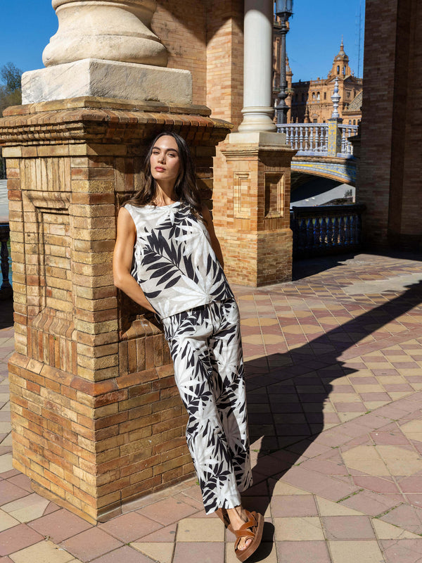 Printed Cropped Linen Blend Pants - Leaflet