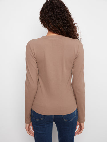 Made from a stretch cotton-tencel blend, this top ensures both comfort and durability. A must-have item by Charlie B.
