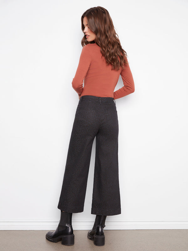 Fashionable flare pants in a cropped length with back pockets by Charlie B.