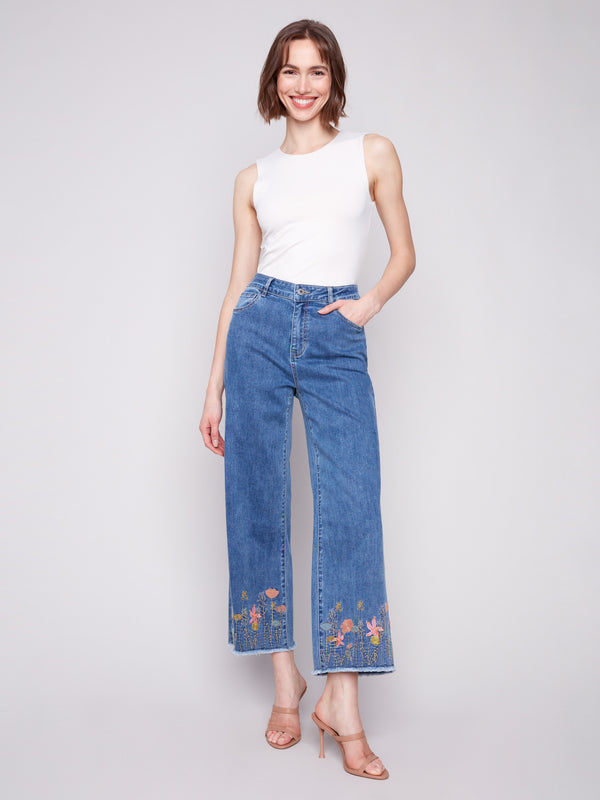 Jean à jambe large avec ourlet brodé de fleurs - Bleu moyen
