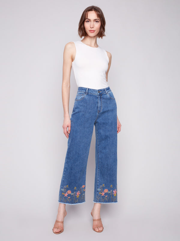 Jean à jambe large avec ourlet brodé de fleurs - Bleu moyen