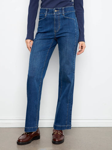 Designed with a regular rise, these jeans offer a classic look suitable for any occasion by Charlie B.