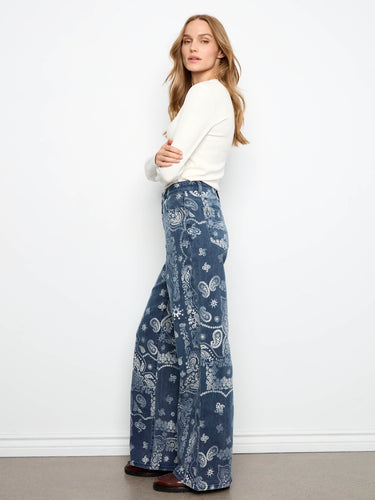 The regular rise of these jeans complements any top for an effortlessly chic look. By Charlie B.