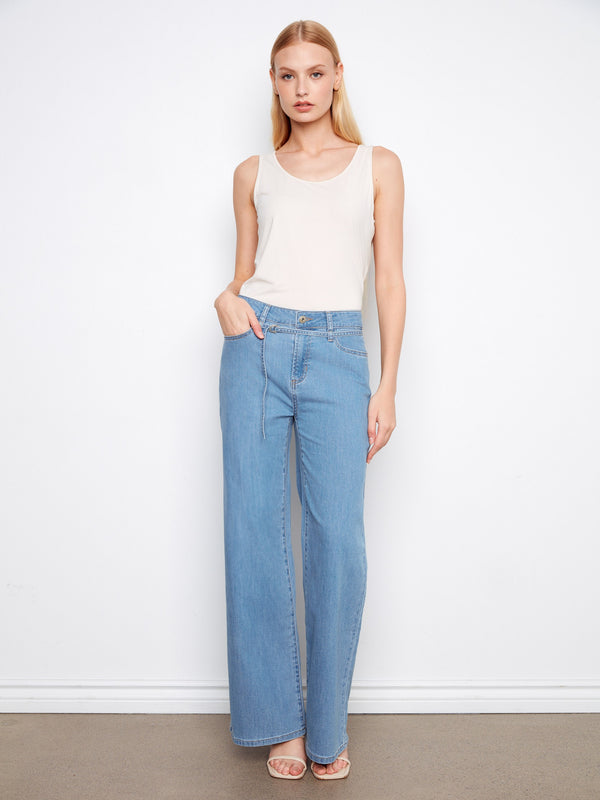 Featuring five pockets, these jeans combine functionality with fashion for your daily essentials. By Charlie B.