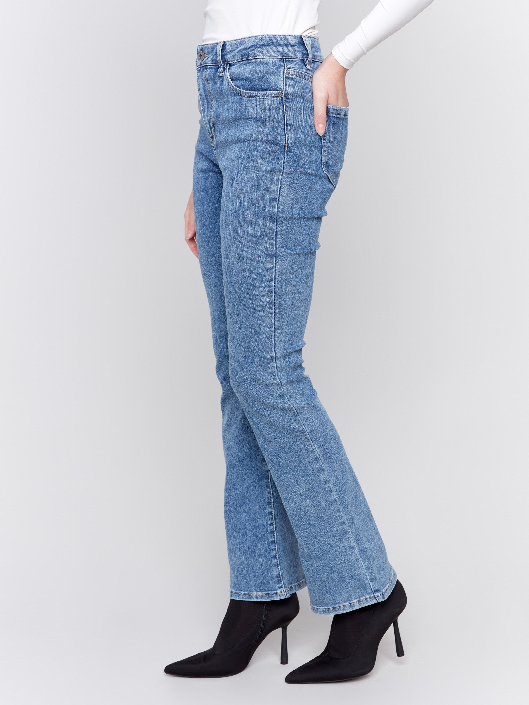 Tommy Jeans SYLVIA FLARE - Jeans bootcut - denim medium/blu denim