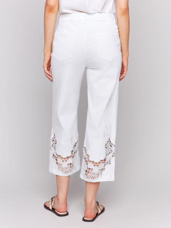 Cropped white jeans with a regular rise waist by Charlie B.