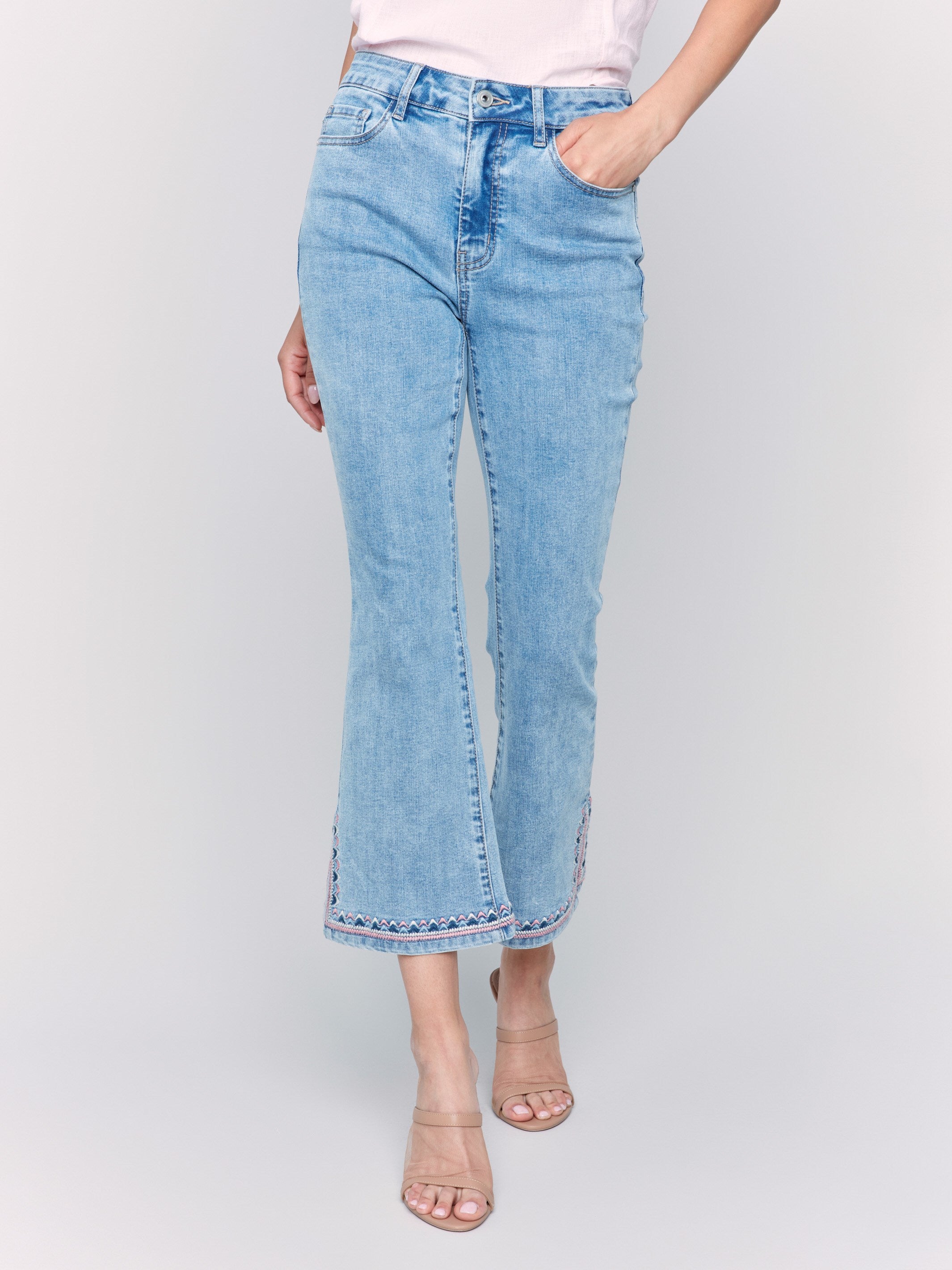Cropped length jeans with classic five-pocket style by Charlie B.