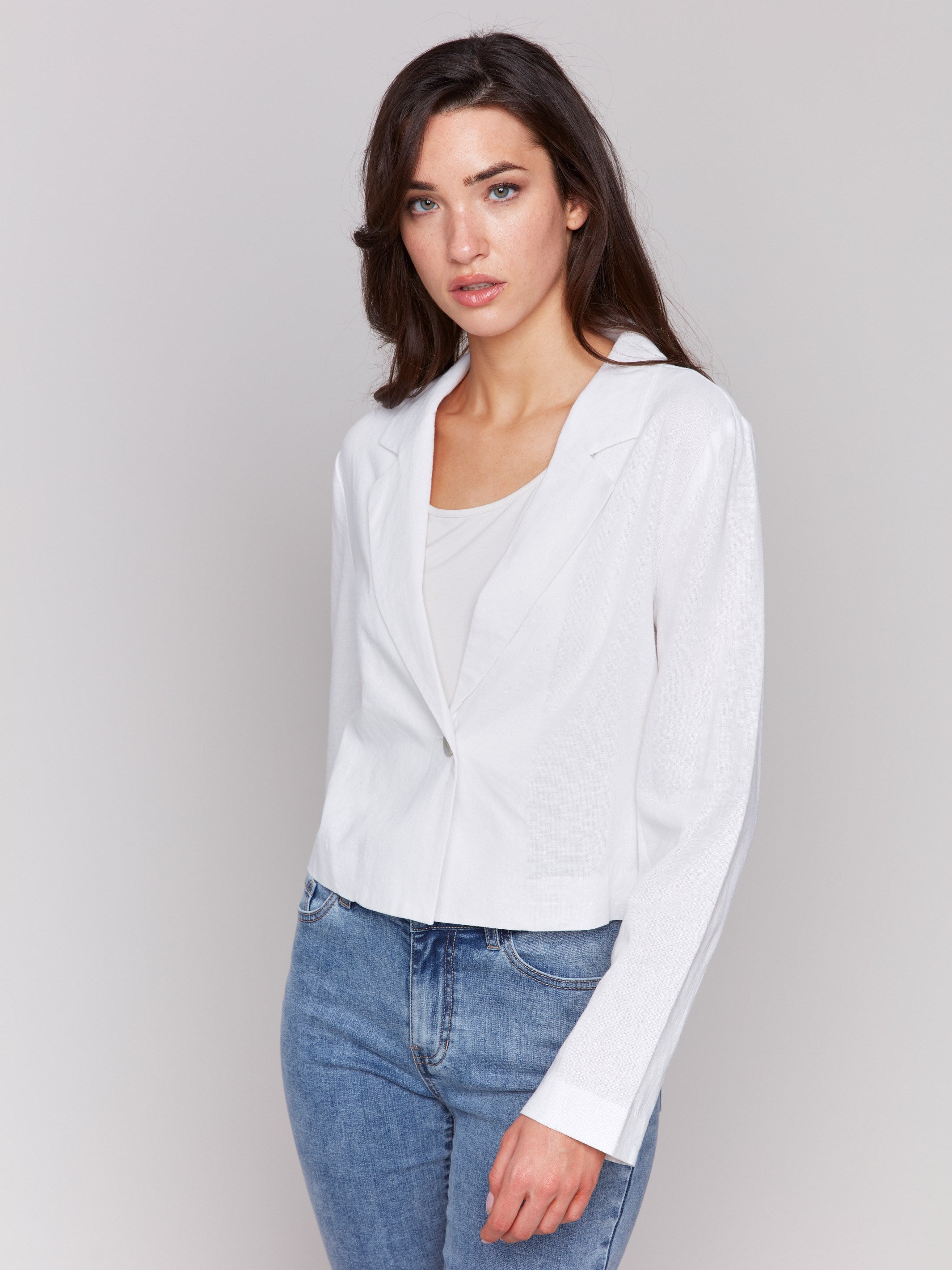 Sophisticated white blazer in a trendy cropped length by Charlie B.