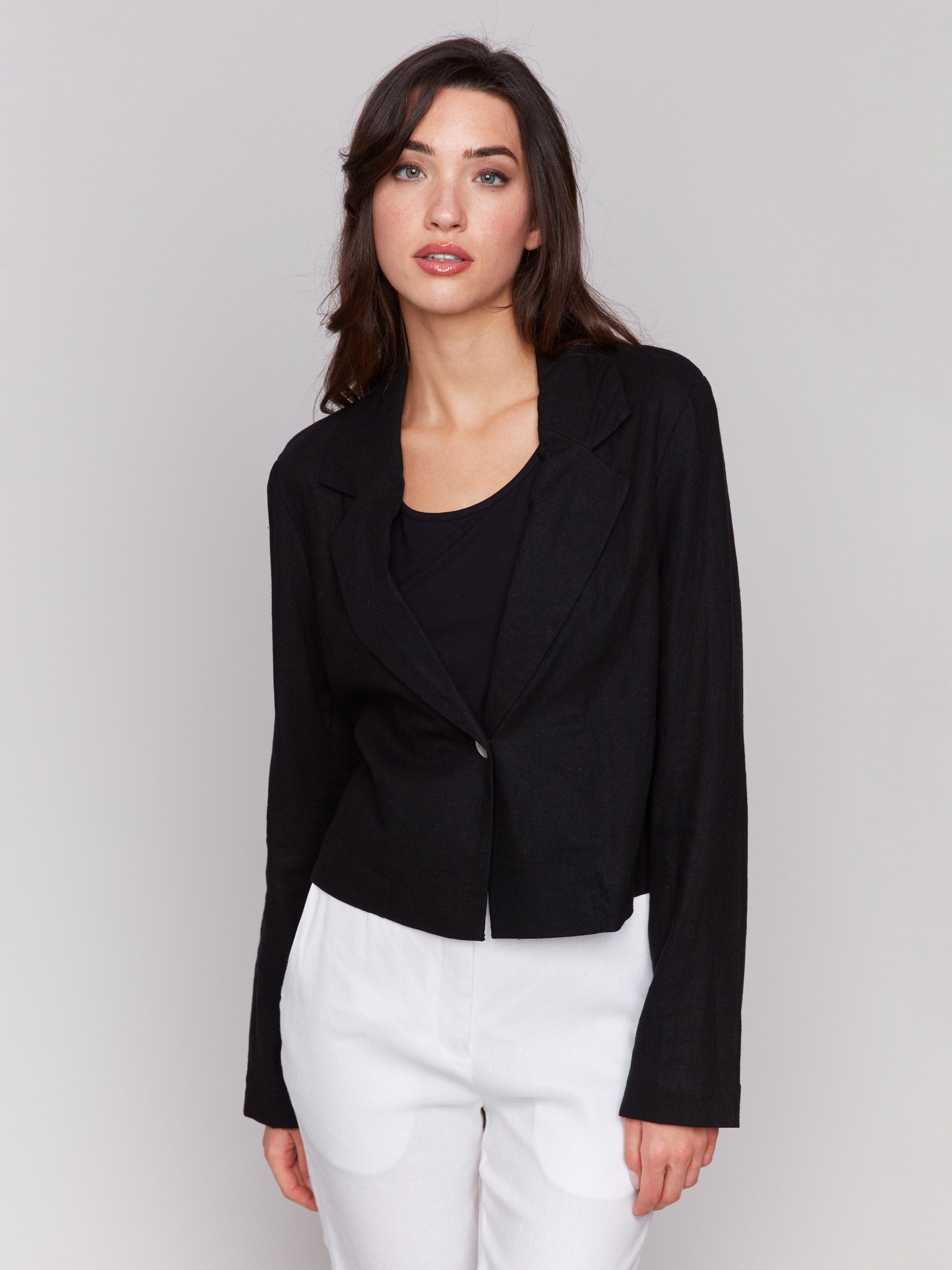 Elegant black blazer with a tailored fit by Charlie B.