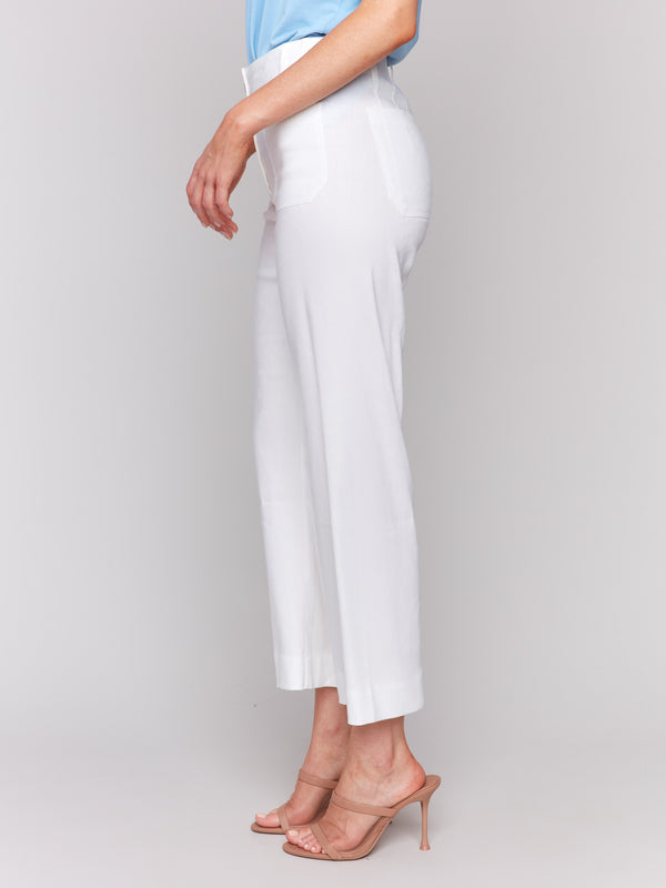 Cropped white pants in stretch fabric by Charlie B.