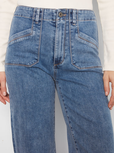 Wide-leg cropped jeans made from stretch denim in medium blue, accentuated with practical patch pockets by Charlie B.