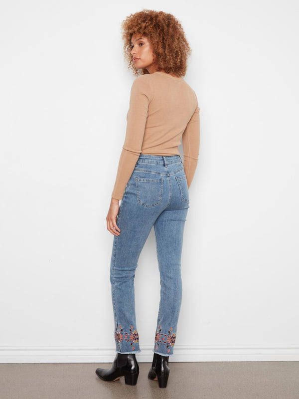 Jean à jambe étroite avec ourlet brodé - Bleu Moyen