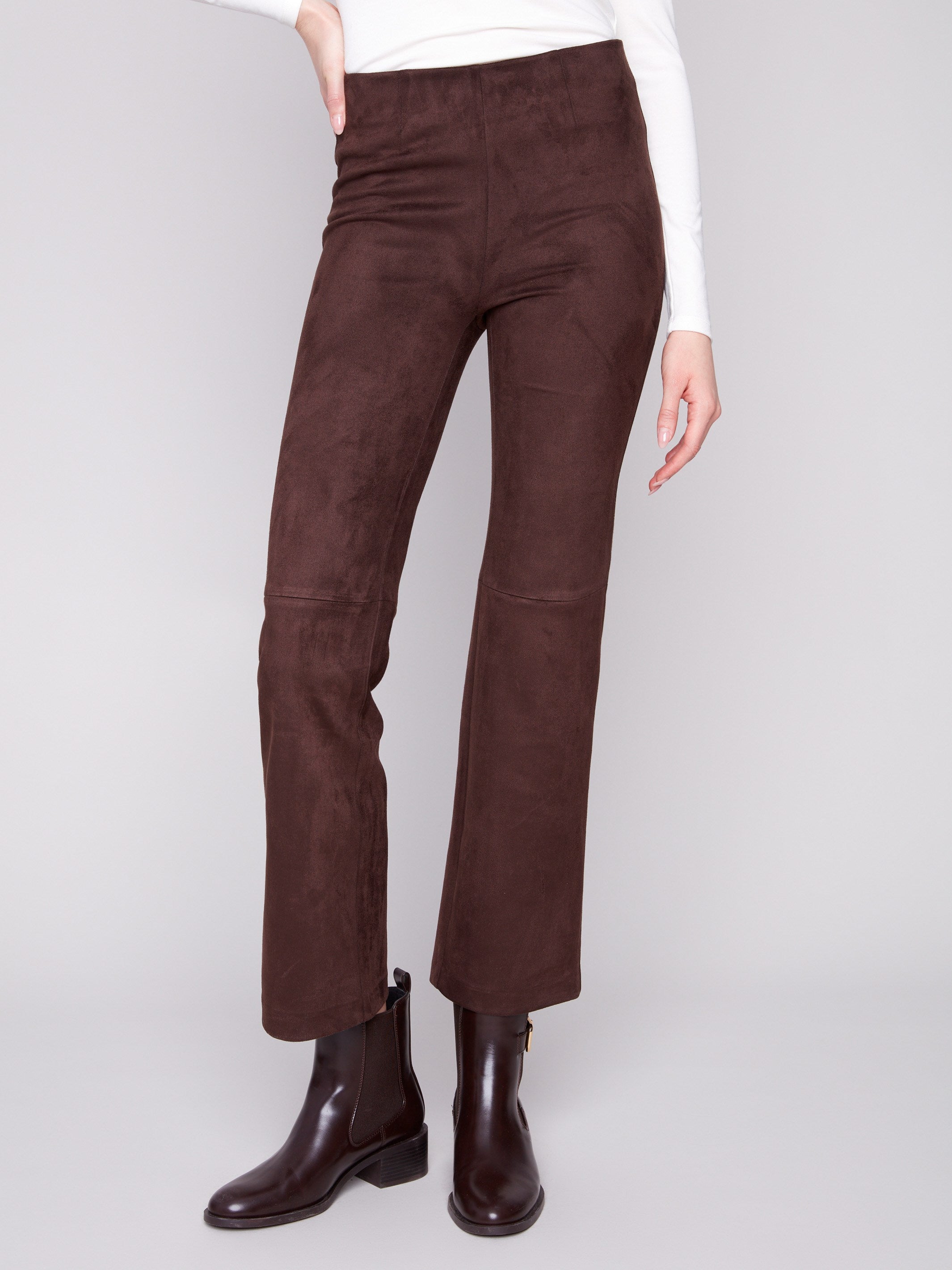 Long mocha pants featuring an elastic waistband, offering a seamless and comfortable wear by Charlie B.