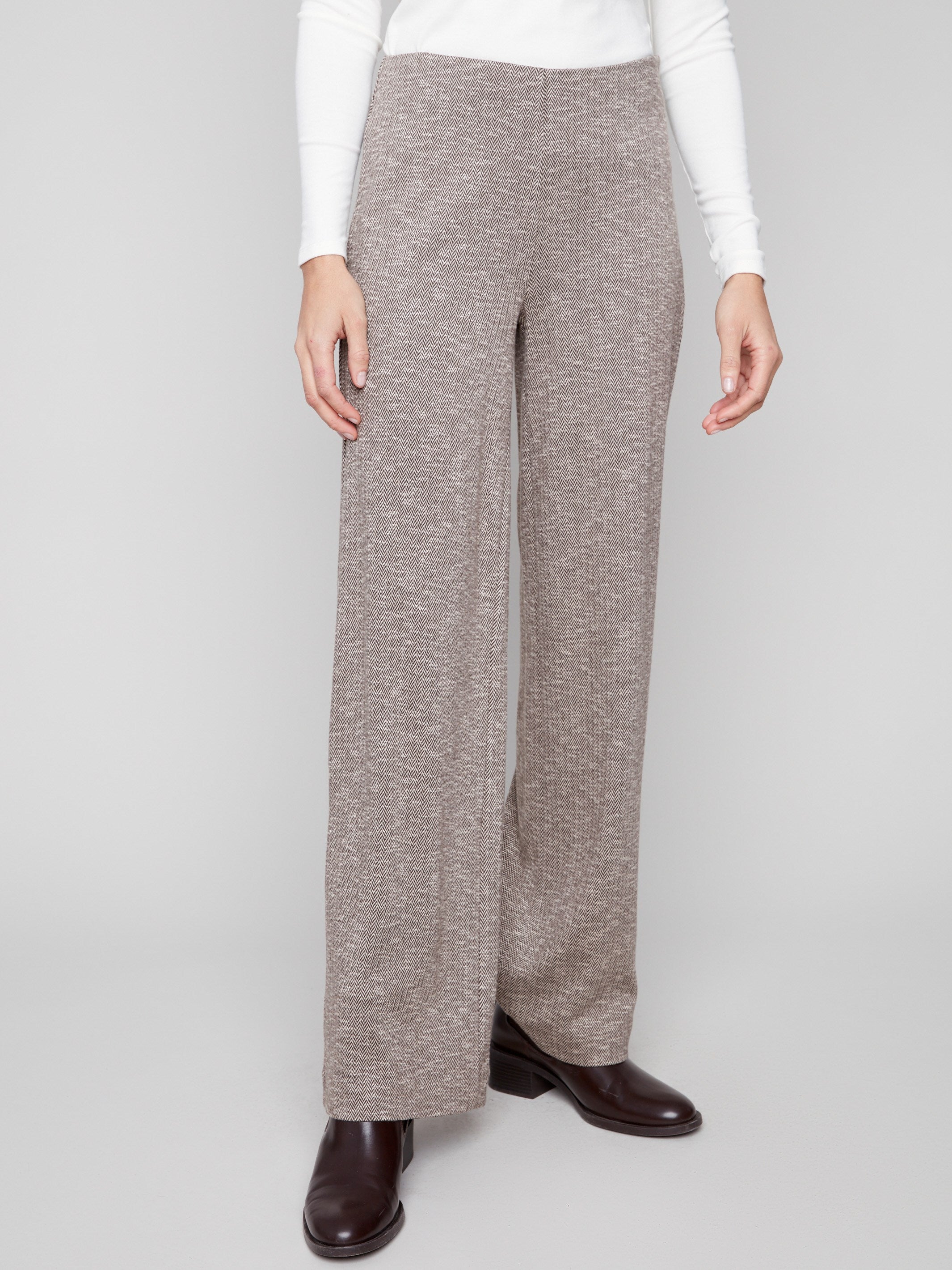 These mocha pull-on pants by Charlie B feature a convenient side zipper closure for easy wear and chic style.