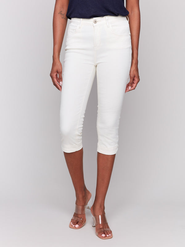 Slim-leg natural capris with regular rise and five pockets by Charlie B.