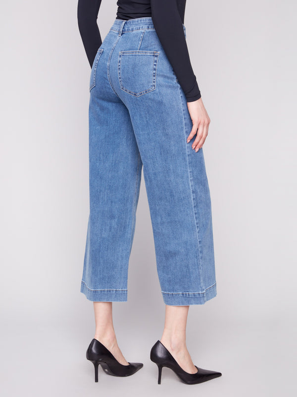 These jeans showcase a regular rise, offering a modern and comfortable fit perfect for any occasion by Charlie B.