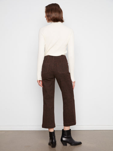Made from stretch twill fabric, these pants ensure comfort and flexibility throughout the day by Charlie B.