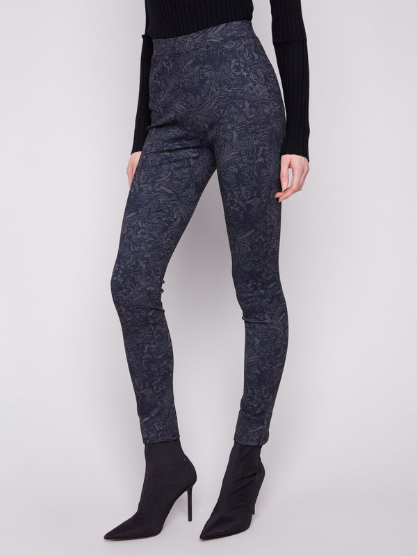 Pants in navy with back stitch detail and abstract print, adding elegance to your outfit by Charlie B.