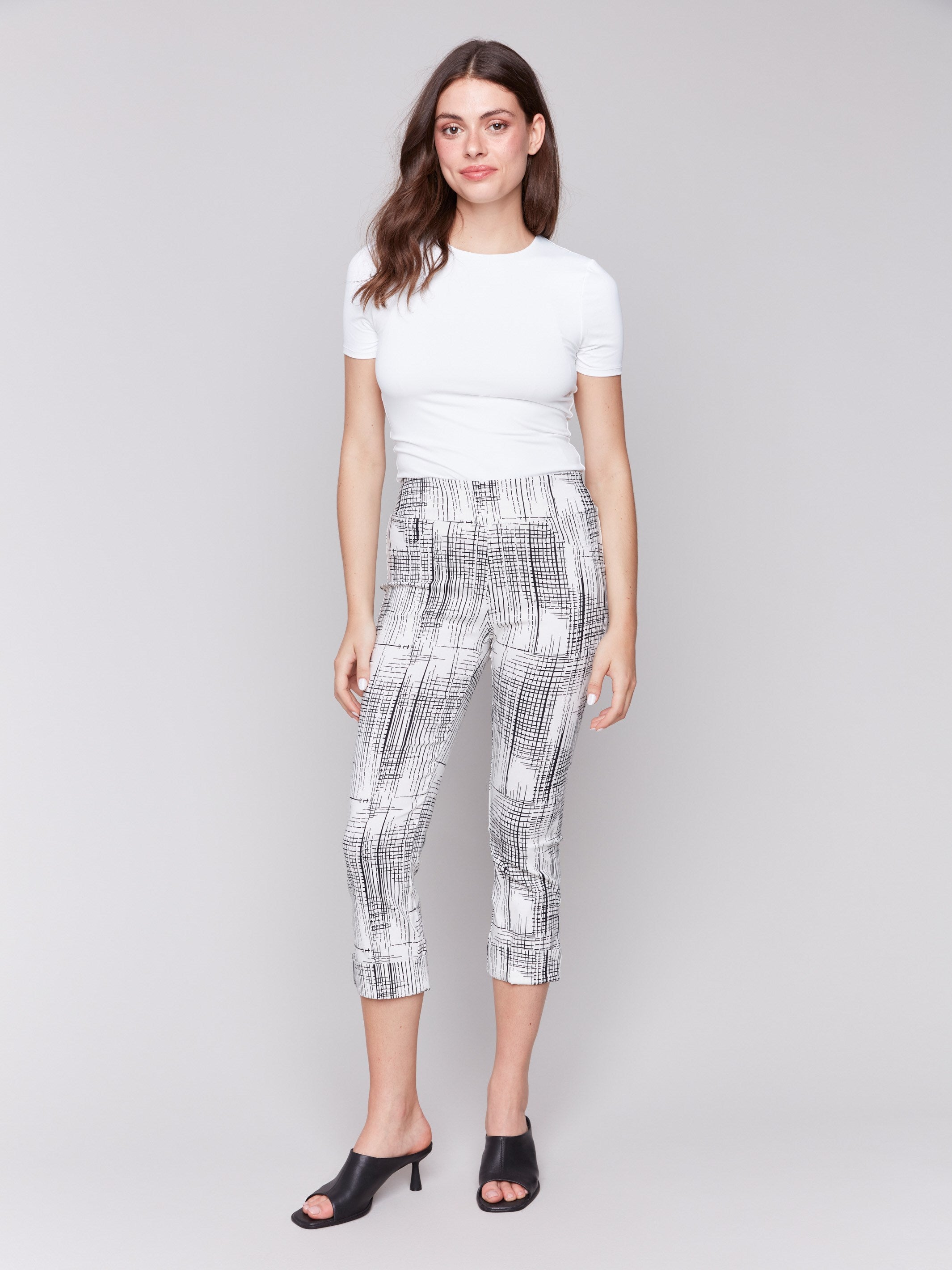 Pepper check-patterned capri pants with slim leg design by Charlie B.