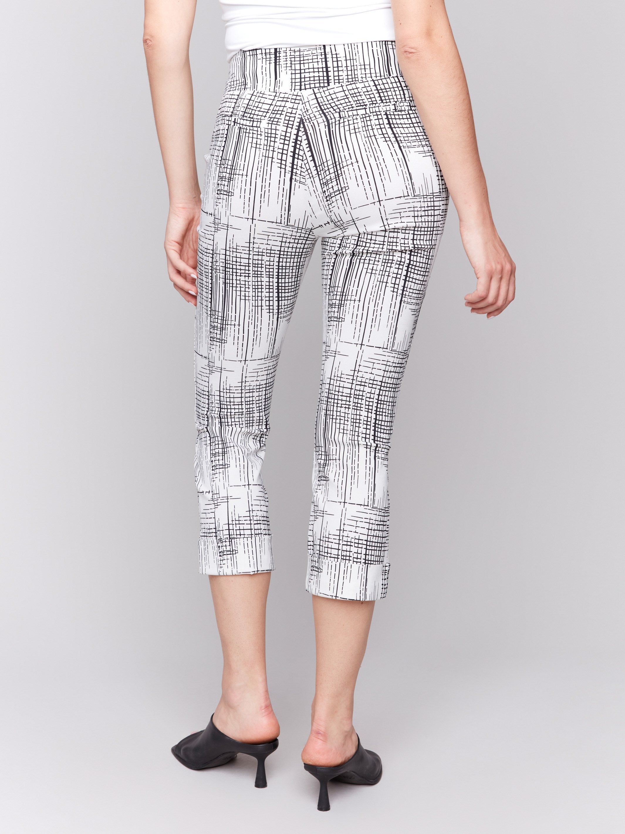 Pepper check-patterned capri pants featuring folded cuffs by Charlie B.
