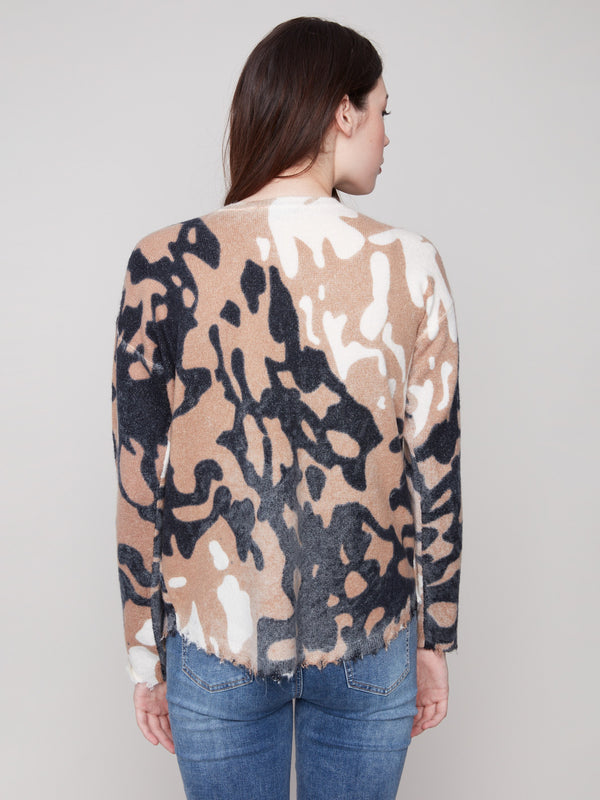Reversible Printed Plush Sweater With Frayed Edges - Spots