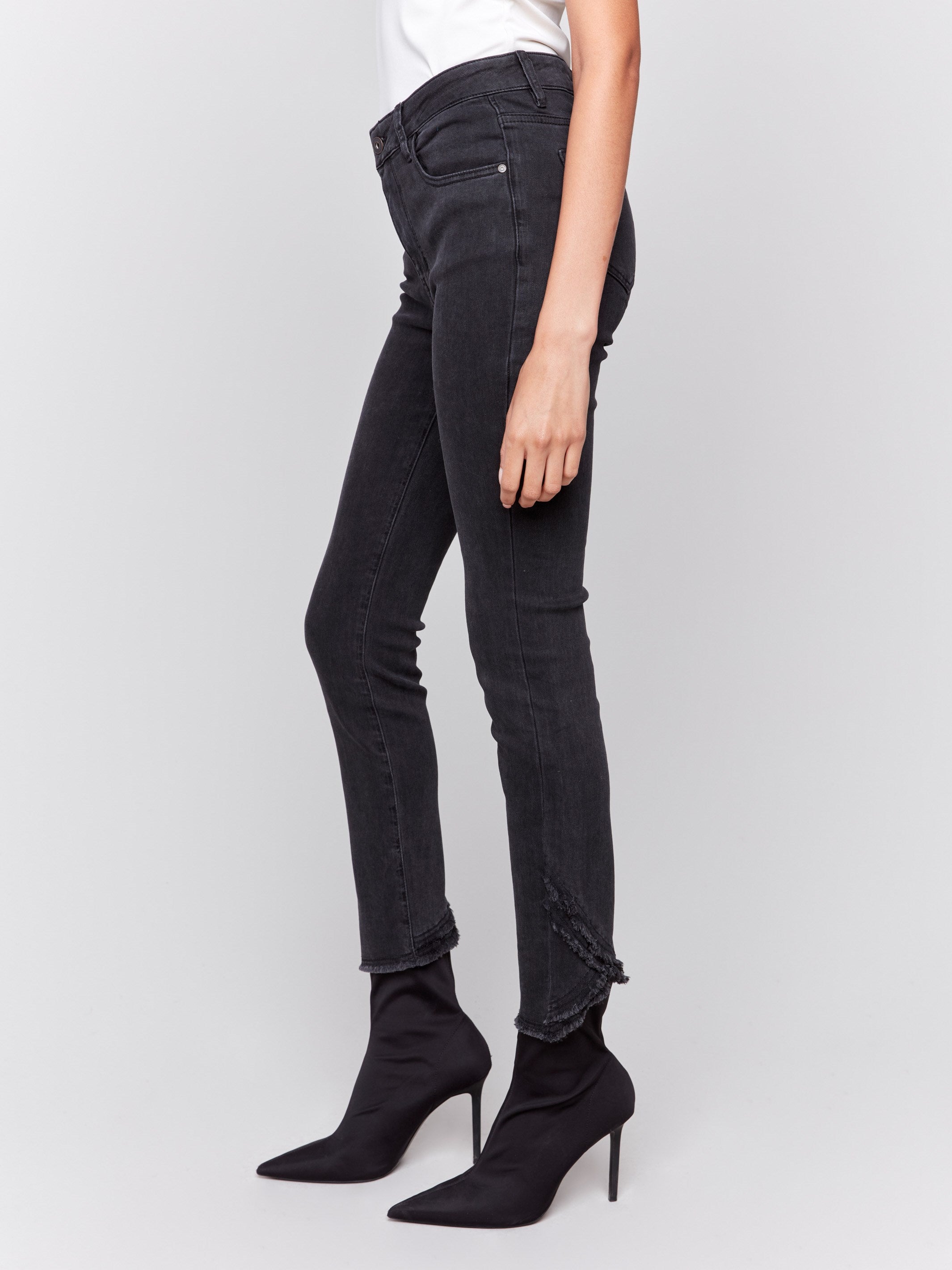 Black skinny jeans frayed hem hotsell