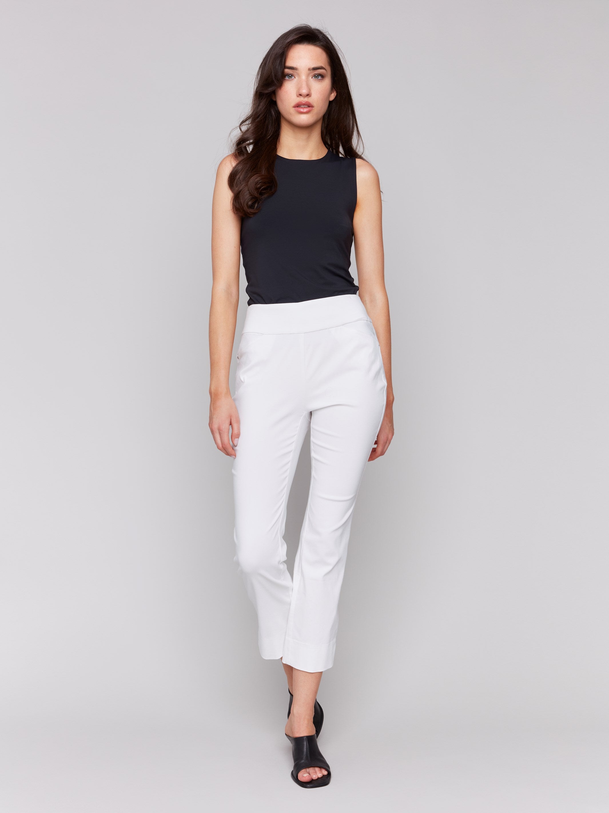 White capri pants with a slim leg and stretch fabric by Charlie B.