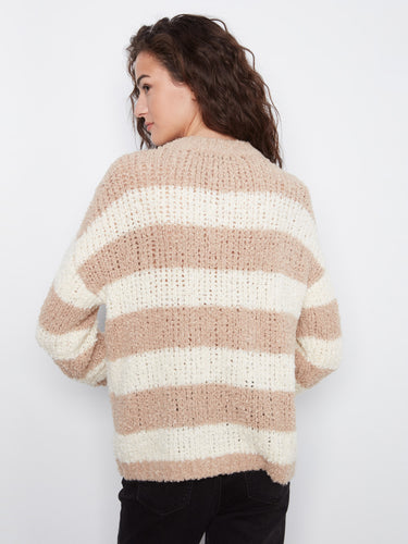 Enjoy the laid-back appeal of the drop shoulder design in this trendy piece by Charlie B.