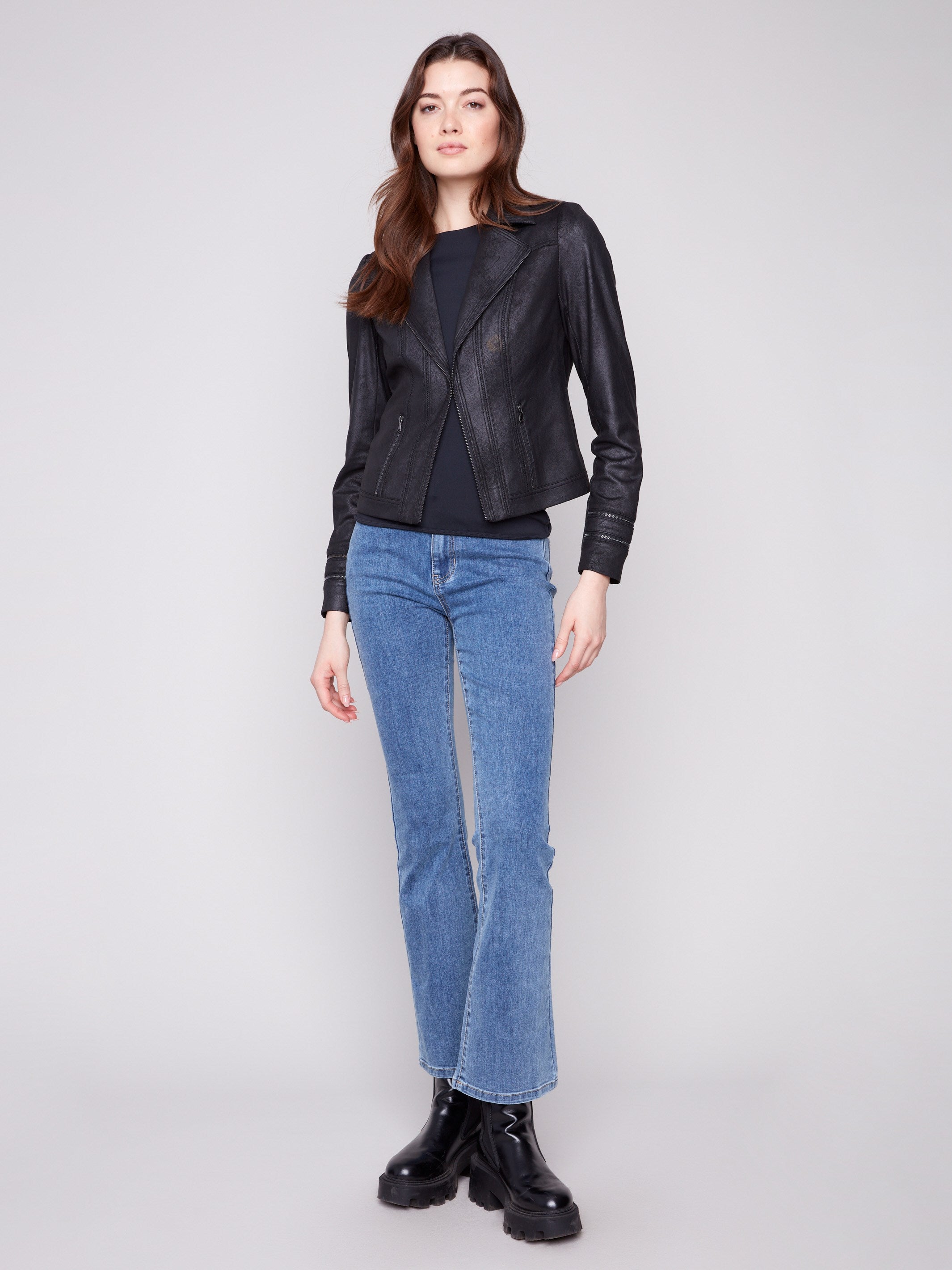 Stylish jacket with a lapel notch collar and elegant design by Charlie B.