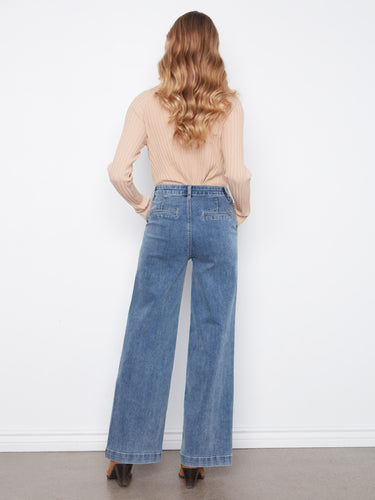 Designed with slash pockets, these jeans provide practicality while maintaining a chic appearance by Charlie B.