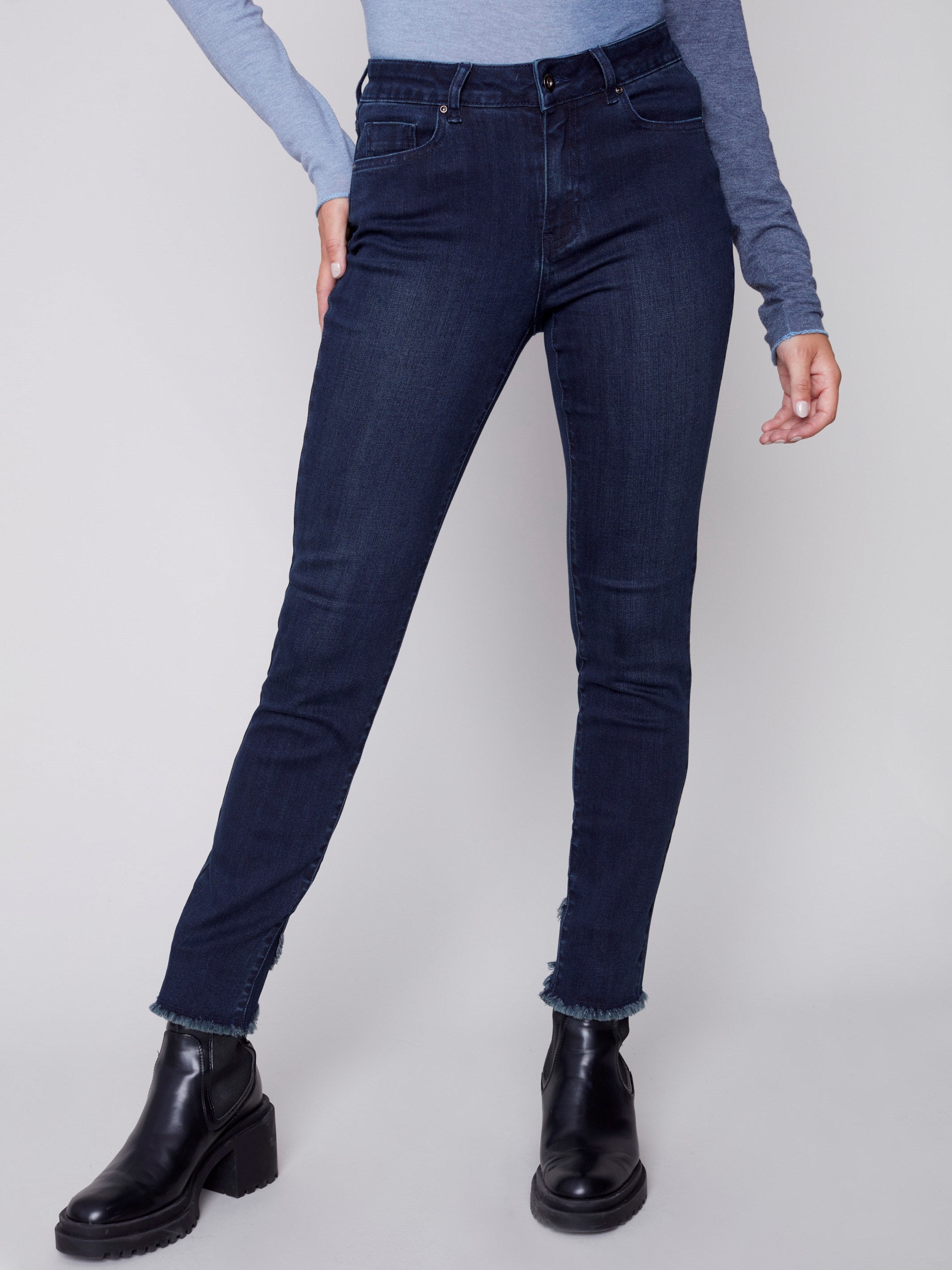 Stretchy Jeans with Tulip Hem - Blue Black