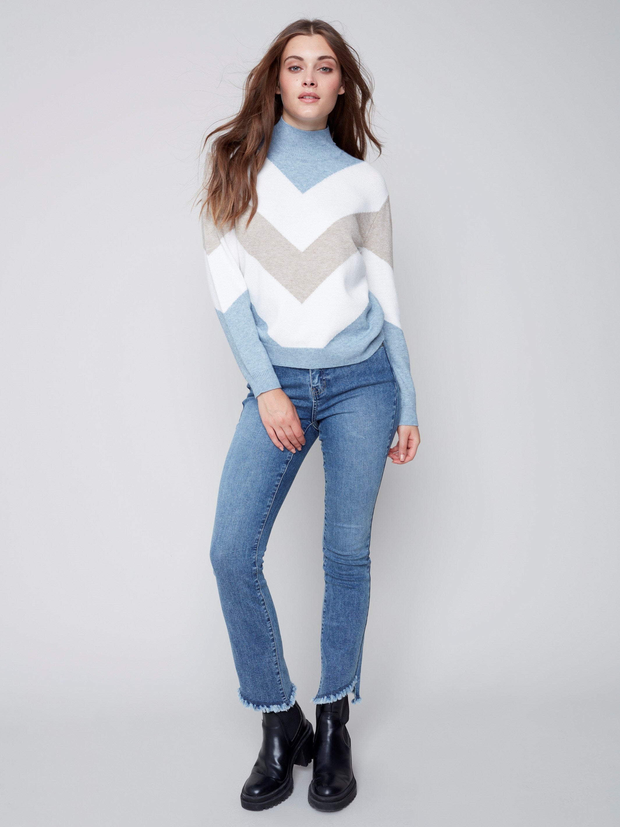 Sweater with Chevron Stripes - Snowflake